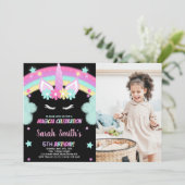 Groen Zwart Eenhoorn Verjaardag Uitnodigingen met  (Staand voorkant)