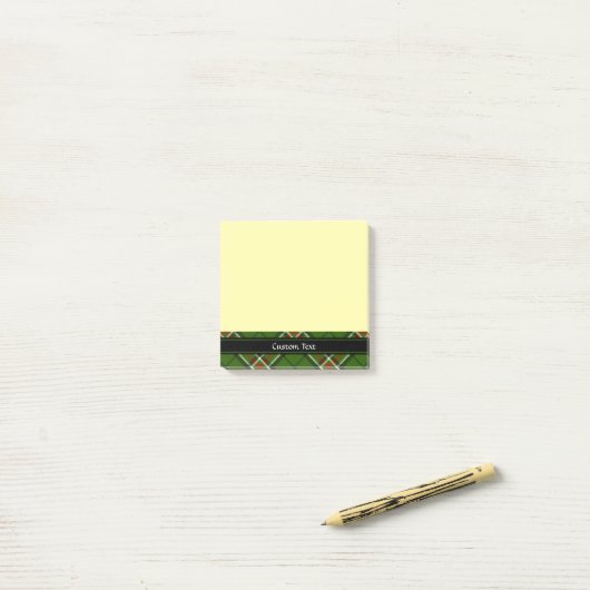 Groen, zwart, rood en wit Tartan Post-it® Notes (Op bureau)