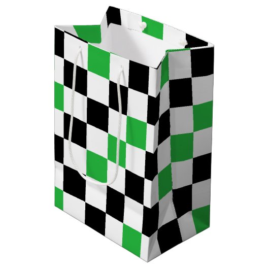 Groen Zwart Wit Geruit Patroonontwerp  Medium Cadeauzakje (Voorkant Gekanteld)