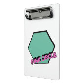 groenachtige zeshoek met roze cirkeltekst mini klembord (Angled2)