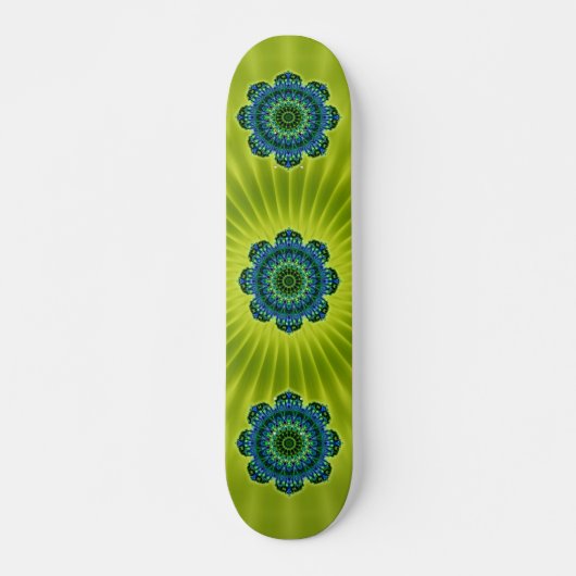 Groenblauw van Mandala | lichtgroene bloem Skateboard (Voorkant)