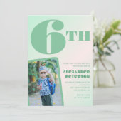 Groene 6e verjaardag uitnodigingen Kleurrijke foto (Staand voorkant)