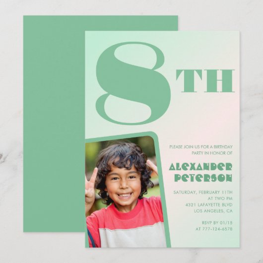 Groene 8e verjaardag uitnodigingen Kleurrijke foto (Voorkant / Achterkant)