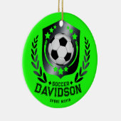 Groene aangepaste voetbal | Gepersonaliseerde teks Keramisch Ornament (Rechts)