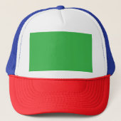Groene achtergrond en witte rand voor een moderne  trucker pet (Voorkant)