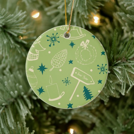 Groene achtergrond met kerstbomen, tekens, ster keramisch ornament (Boom)