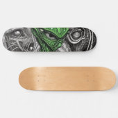 Groene Alien met Degeneratieve Lijnen Achtergrond Persoonlijk Skateboard (Horizontaal)