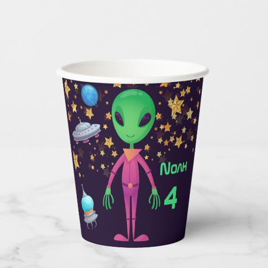 Groene Alien UFO Naam toevoegen Leeftijd Verjaarda Papieren Bekers (Voorkant)