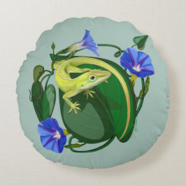 Groene anolis met ochtendglorie rond kussen