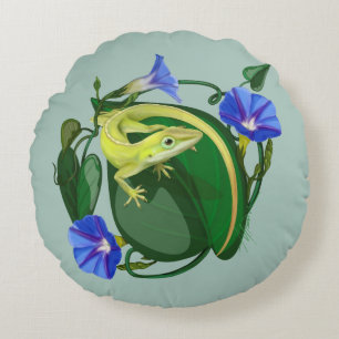 Groene anolis met ochtendglorie rond kussen