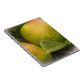 Groene appelen, vers, met regendruppels notitieboek (Rechterzijde)