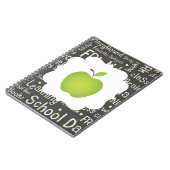 Groene Apple op achtergrond van Chalkboard Notitieboek (Linkerzijde)
