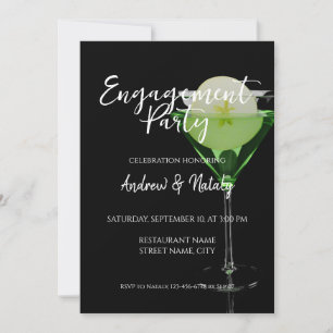 Groene appletini cocktail met plak appel kaart