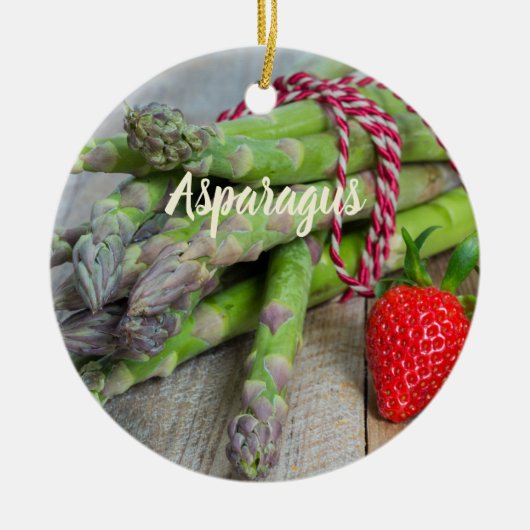 Groene Asparagus met aardbei Keramisch Ornament (Voorkant)