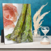 Groene asperges met ham en saus fotoplaat (Zijkant)