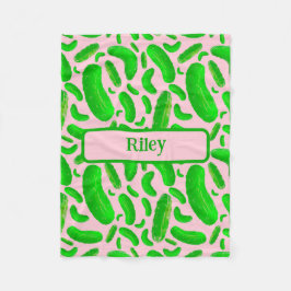 Groene augurken op zachte roze achtergrond fleece deken