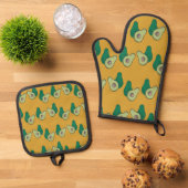 Groene avocado op bruin ovenwant & pannenlap set (Top down)