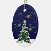 Groene Baby Dragons omcirkelen een kerstboom Keramisch Ornament (Links)