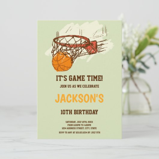 Groene Basketbal Verjaardag Uitnodiging (Staand voorkant)