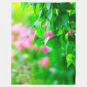 Groene berkenbladeren roze tulpenbloemen fleece deken