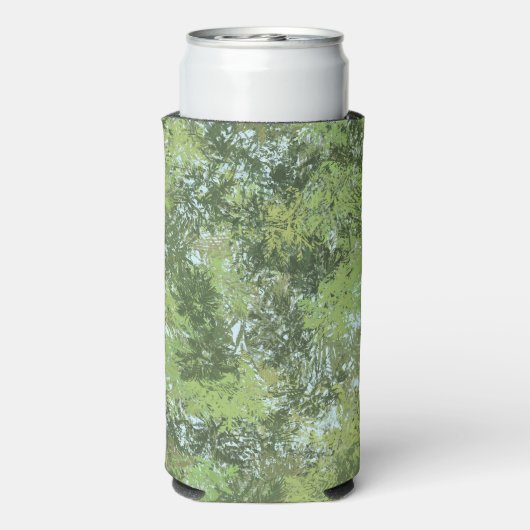 Groene blad bomen met blauwe lucht die door kunst seltzer blikjeskoeler (Seltzer Achterkant)