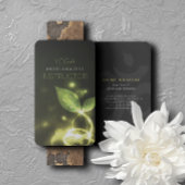 Groene bladeren en OM-symbool Yoga-instructies Visitekaartje