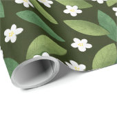Groene bladeren en witte bloemen op groene achterg cadeaupapier (Rol Hoek)