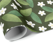 Groene bladeren en witte bloemen op groene achterg cadeaupapier (Rol Hoek)