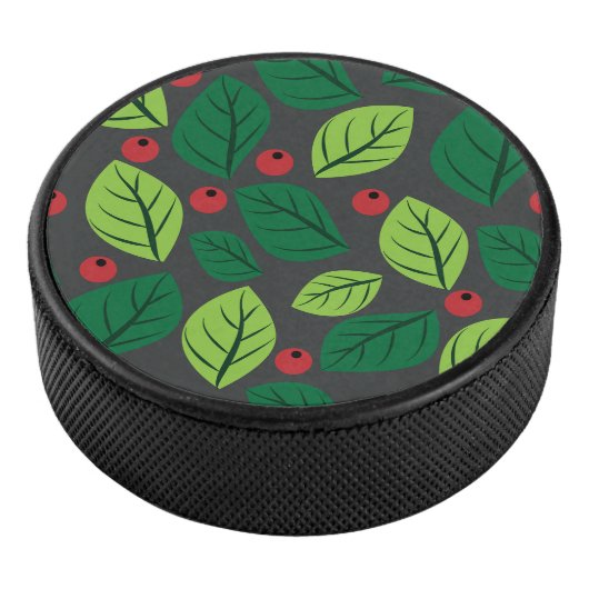 Groene bladeren, rode bessen, patroon van bladeren hockey puck (3/4)