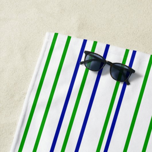 Groene blauwe paarse strepen modern aangepast patr strandlaken (In situ)