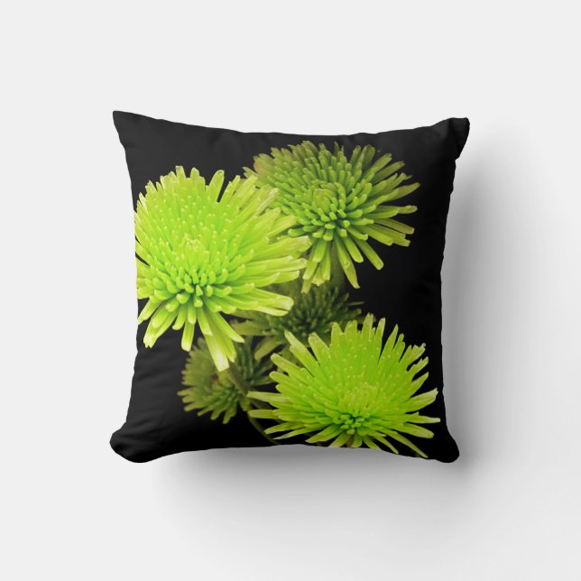 Groene bloemen op zwarte kussen (Voorkant)
