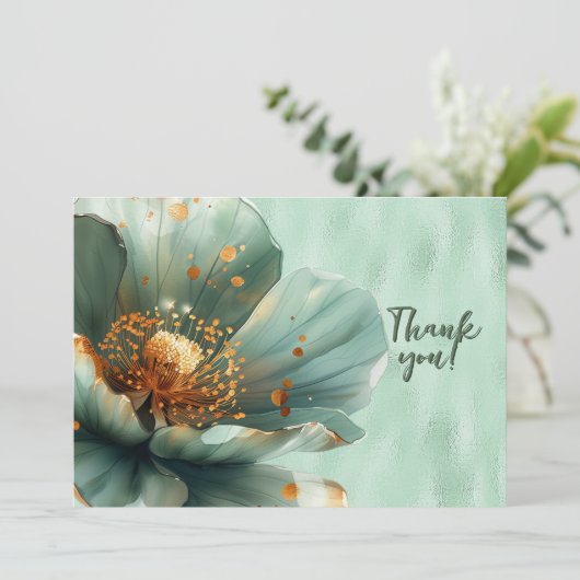 Groene Bloemen Vergroot op Glanzend Groen Dank u Bedankkaart (Staand voorkant)