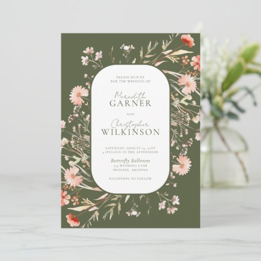 Groene Boho Wildbloemen Foto bruiloft uitnodiging (Staand voorkant)