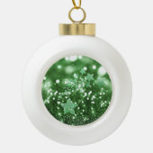 Groene Bokeh Faux Glitter & Stars Keramische Bal Ornament (Voorkant)
