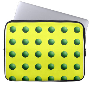 Groene bollen op geel laptop sleeve