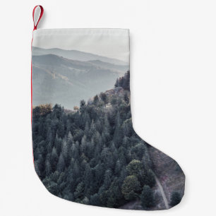 GROENE BOMEN OP MOUNTAIN KLEINE KERSTSOK