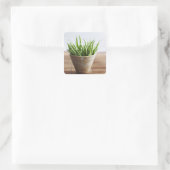 Groene bonen in pot op bamboe vierkante sticker (Tas)