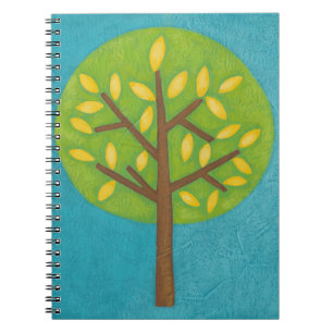 Groene boom met gele bladeren van Chariklia Zarris Notitieboek