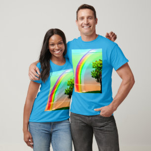 Groene boom onder een regenboog t-shirt