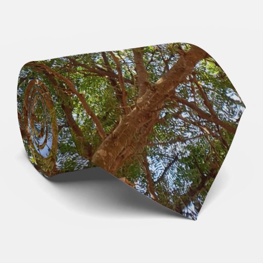 Groene boomtakken in Blue Sky Stropdas (Opgerold)