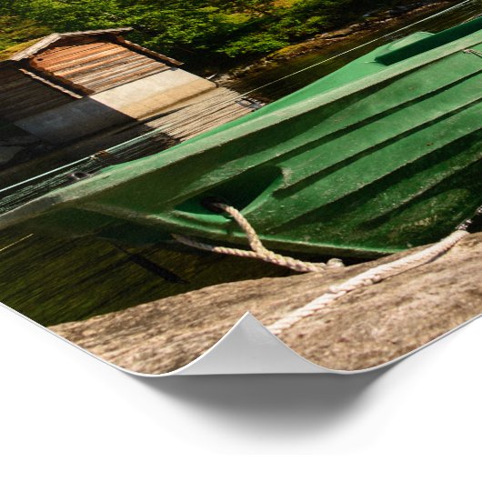 Groene boot in een fjord in Noorse poster (Hoek)