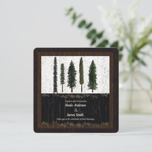 Groene bosbomen rustieke houten bruiloft kaart (Staand voorkant)