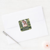 Groene boscamouflage vierkante sticker (Envelop)