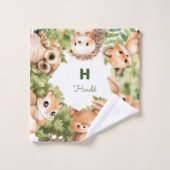 Groene bosdieren bosgrond monogram bad handdoek (Wasdoekje)