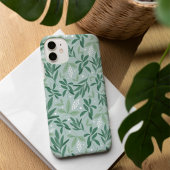 Groene botanische fernenvulling en wit berry patro iPhone 16 hoesje