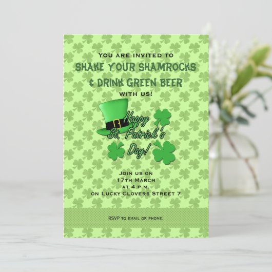 Groene bovenhoed Shamrocks St. Patricks Day Invite Kaart (Staand voorkant)