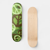 Groene Camo/Peace Signs Skateboard (Voorkant)
