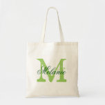 groene canvas tassen voor de bruiloft van monogra<br><div class="desc">Gepersonaliseerde canvas tas voor een groenmonogram van appels voor bruidskloeg. Elegant naam logo ontwerp met monogrammed letter initiaal en stijlvolle script kalligrafie. Het idee van een cadeautje voor bruid om entourage te zijn en te briden. Maak er een voor bruidsmeisjes, eremiddel, eremmer, bruidsmoeder, moeder van de bruidegom, schoonmoeder, bloemmeisjes, enz....</div>