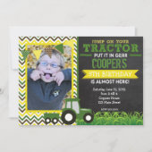 Groene Chevron Tractor Birthday Party Invitation Kaart (Voorkant)