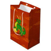 Groene Chinese Draak op Rood Medium Cadeauzakje (Voorkant Gekanteld)